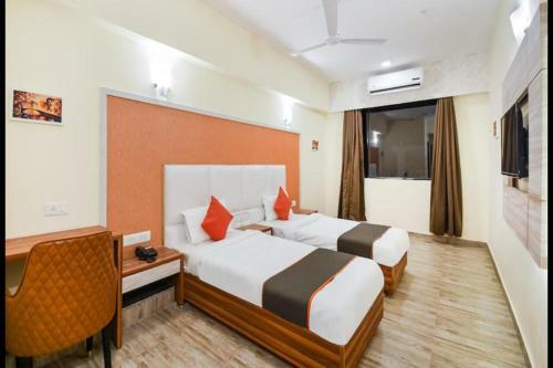 Hotel Golden - I