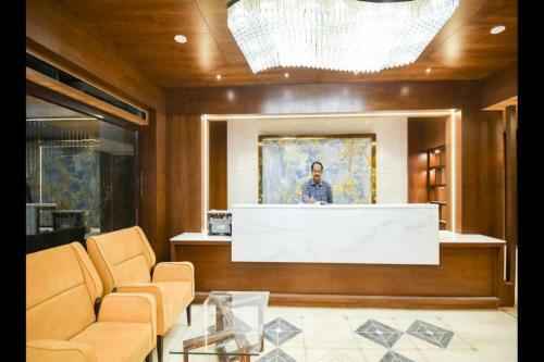 Hotel Golden - I