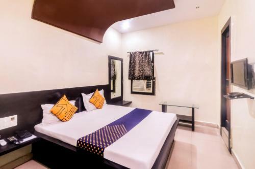 Spot On 60962 Hotel Chandra