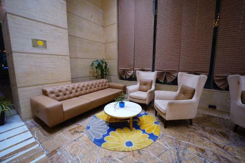 Hotel Babylon Capital