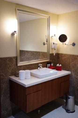 Hotel Babylon Capital