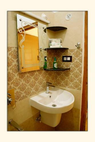 Hotel The Ranikhet Continental