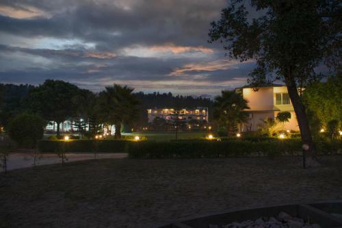 Hotel The Tattwaa Corbett Spa & Retreat