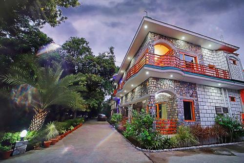 Fabhotel Corbett Green View Garden And Stay