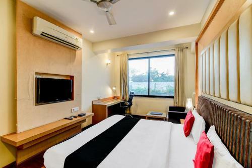 Capital O 5970 Hotel Balaji Central