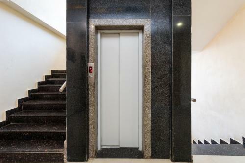 Capital O 5970 Hotel Balaji Central