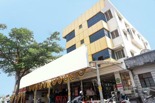 Hotel Oyo Flagship 83987 Hariprasad Lodge