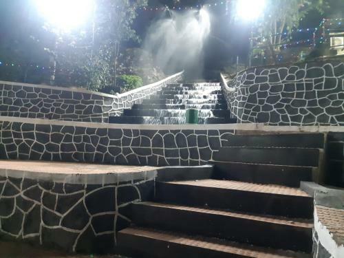 Hotel Pratikruti The Lakeview Resort