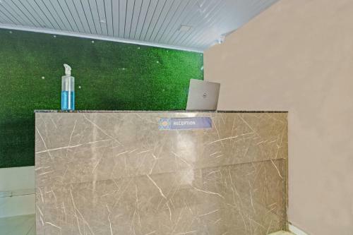 Oyo 86745 Hotel Worldking Inn