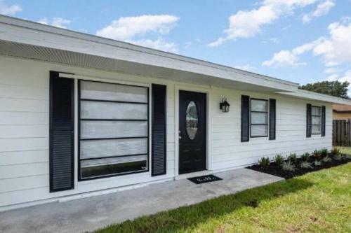 Palm Bay Coastal Chef House 3b 2bth 10min To Beach