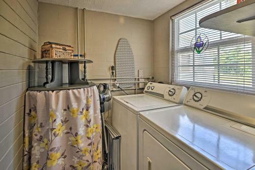 Coastal Bungalow 2 Blocks To Ormond Beach!