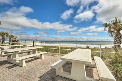 Coastal Bungalow 2 Blocks To Ormond Beach!