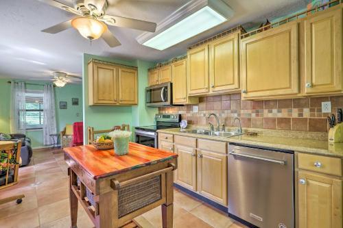 Vibrant Rockledge Home 2 Mi To Cocoa Village