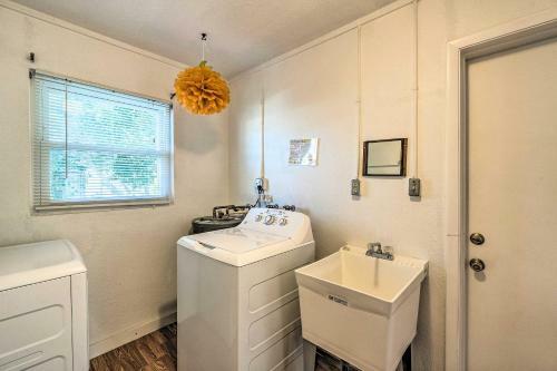 Punta Gorda Home With Backyard About 1 Mi To Dtwn!