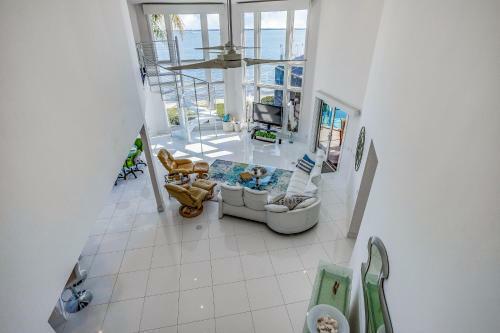 Endless Views & Luxury
