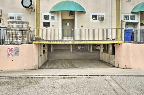 Apartamento Palm Coast Condo With Balcony, Walk To Dining!