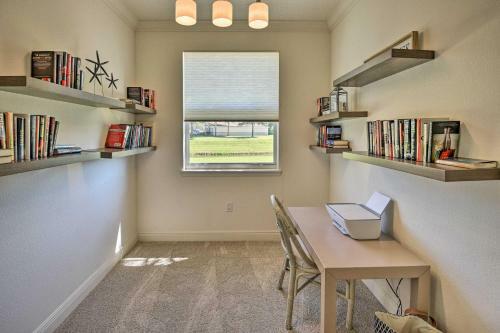 Palm Coast Condo With Pool About 3 Mi To The Beach!