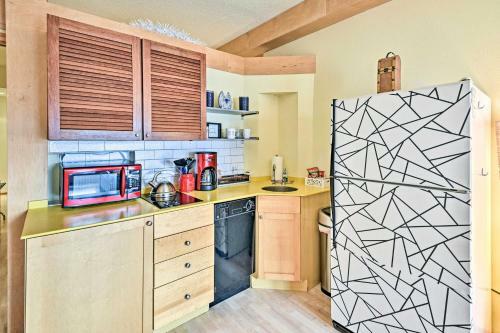Apartamento Pet-friendly Condo With Balcony, 3 Mi To Beach!