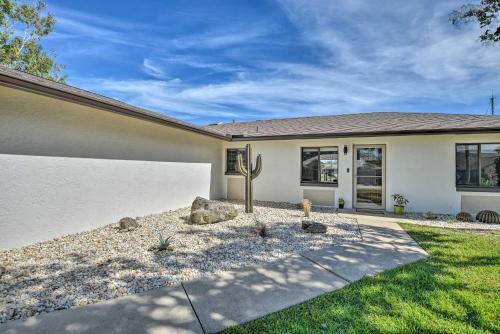 Chic Canalfront Home With Community Amenities
