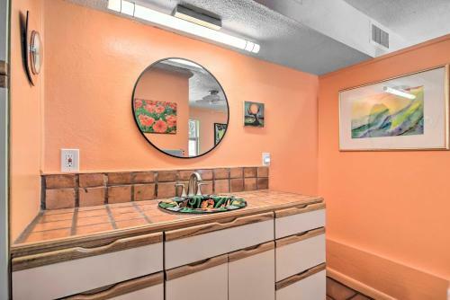 Vibrant Florida Home Less Than 3 Mi To St Pete Beach