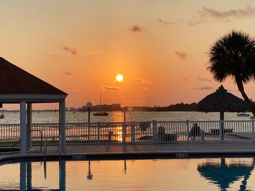 Sunset Cottage Beach