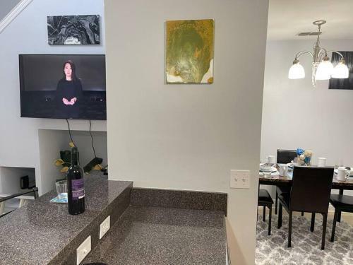 Cheerful 3-bedrooms With Free Parking On Premises