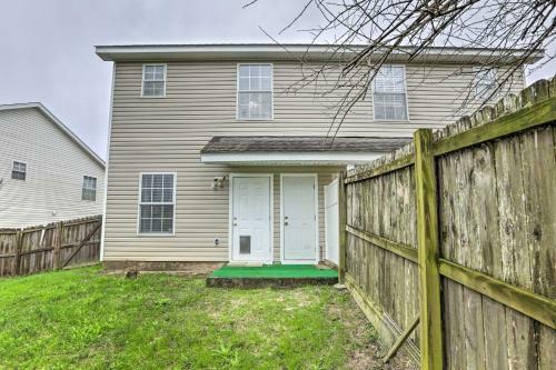Tidy Tallahassee Townhome About 7 Mi To Downtown!