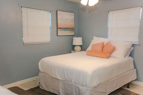 Charming Home With Hot Tub, Minutes From The Beach