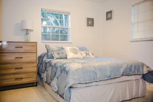 Charming Home With Hot Tub, Minutes From The Beach