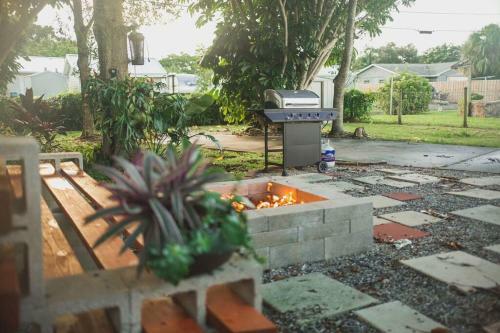 Charming Home With Hot Tub, Minutes From The Beach