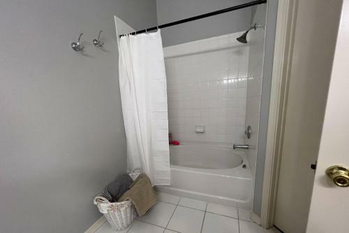 Meadow View On Kennewick Ct - Dog Friendly