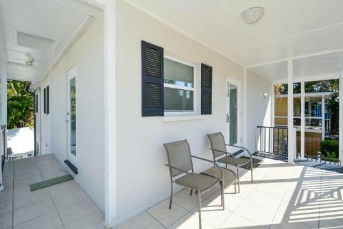 Canal 315 - Right In Siesta Key Village!