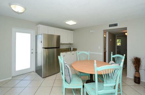 Canal 315 - Right In Siesta Key Village!