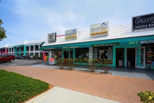 Canal 315 - Right In Siesta Key Village!