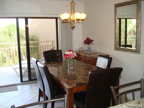 Apartamento Midnight Cove #532, Bayside In Siesta Key, Fl