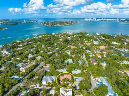 Villa Buena Vida; By Beachside Management