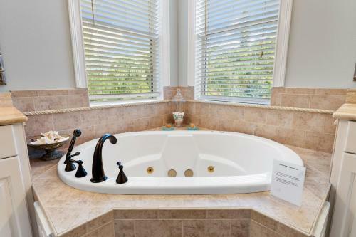 Villa Buena Vida; By Beachside Management