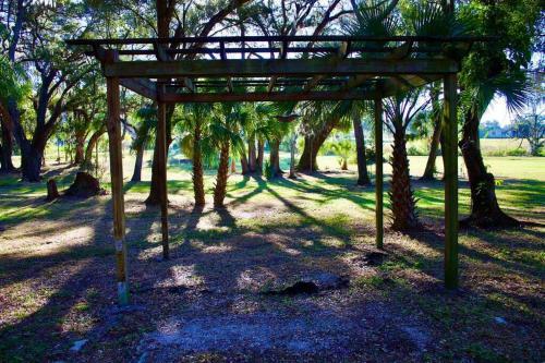 Cheerful 3 Bedrooms Home On 3.5acres Rv Parking