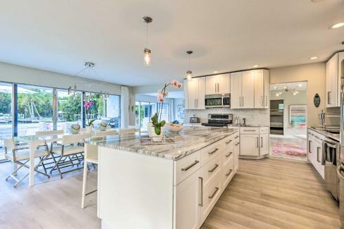 Waterfront Sarasota Estate Dock And Boat Lift!