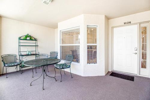 Lakeview Oasis