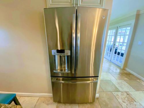 Coral Skies Over Siesta Key - Spacious One Level, Pet Friendly With A Pool!