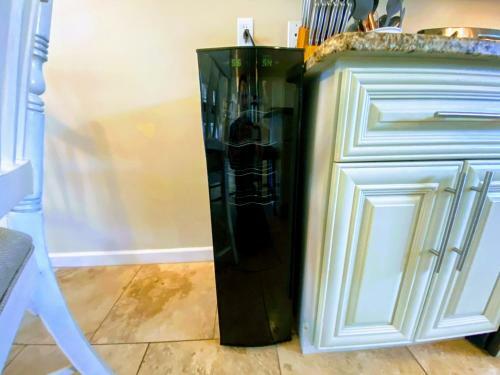 Coral Skies Over Siesta Key - Spacious One Level, Pet Friendly With A Pool!