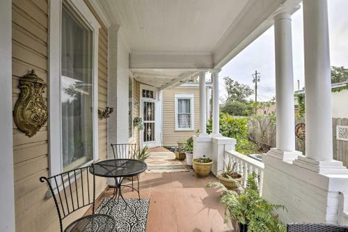 Central Albany Home With Covered Porch And Patio!