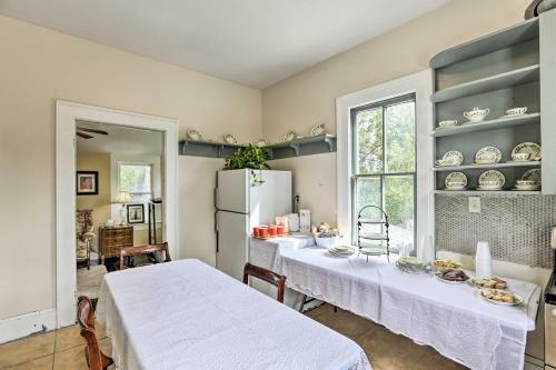 Central Albany Home With Covered Porch And Patio!