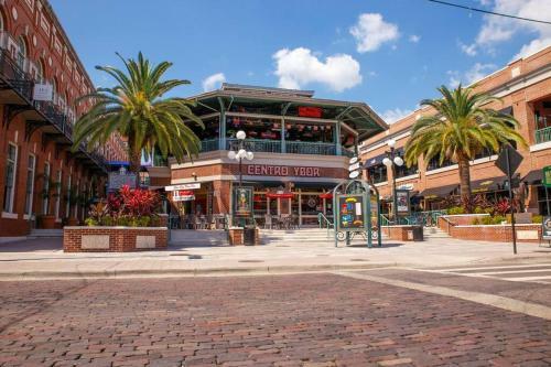 #1 Stadium Home.close 2 Airport/stadium/beaches