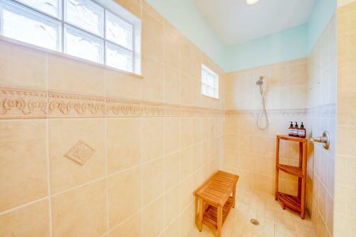 4br House, 2 Blocks From The Beach