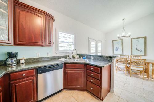 4br House, 2 Blocks From The Beach