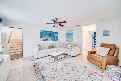 4br House, 2 Blocks From The Beach