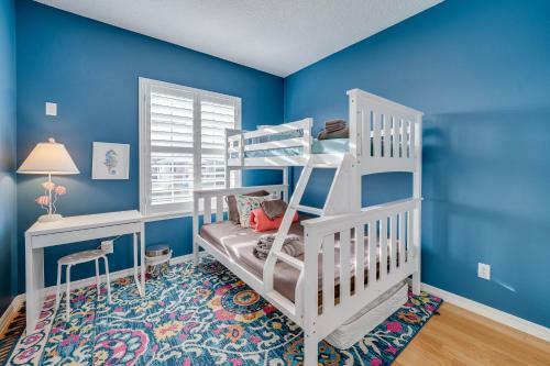 4br House, 2 Blocks From The Beach