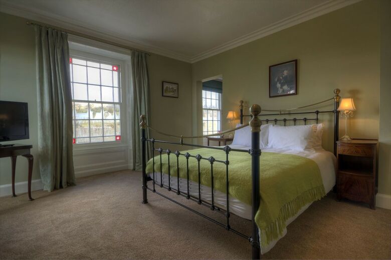 Bed & Breakfast Skeldale House